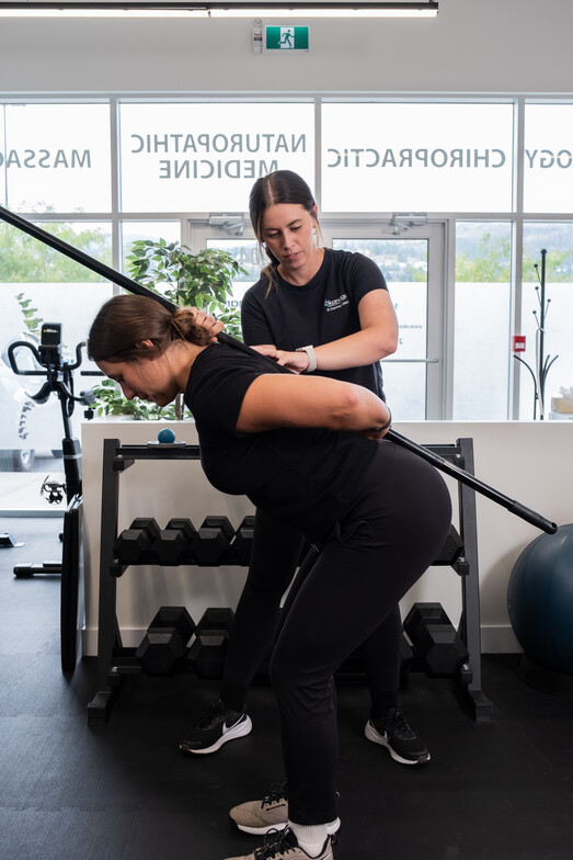 Chiropractor in red deer providing adjustment